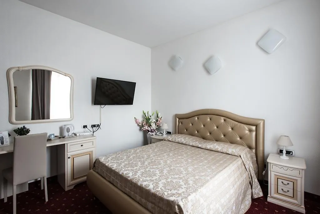 Hotel Centrale Piombino 4*,  Italy